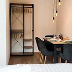 Komm - Terrasse- Parkplatz- Kueche- Boxspringbett Jena