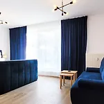 Komm - Terrasse- Parkplatz- Kueche- Boxspringbett 耶拿