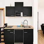 Komm - Terrasse- Parkplatz- Kueche- Boxspringbett 耶拿