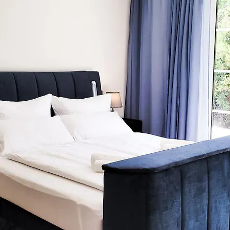 Komm - Terrasse- Parkplatz- Boxspringbett- Kueche Apartment *