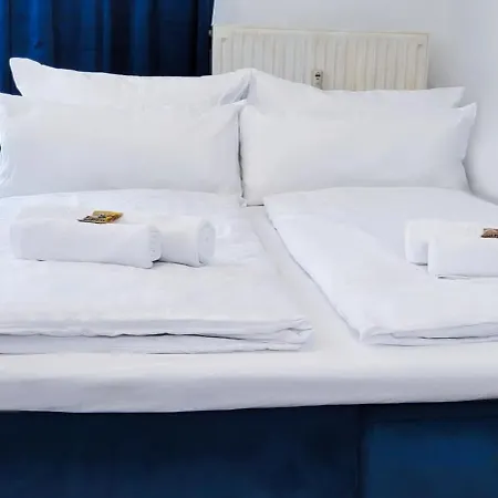 아파트 Komm - Terrasse- Parkplatz- Kueche- Boxspringbett 예나