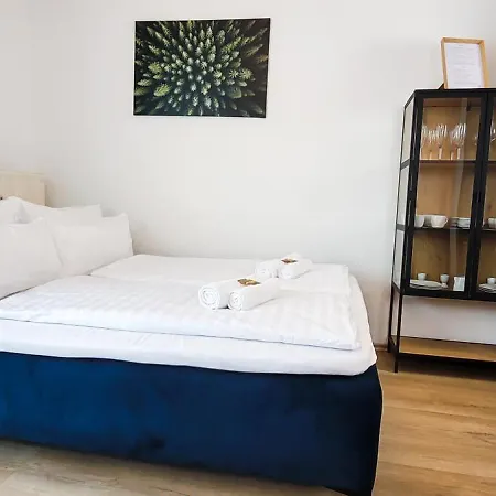 Komm - Terrasse- Parkplatz- Kueche- Boxspringbett * 예나