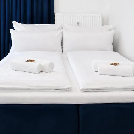 Komm - Terrasse- Parkplatz- Kueche- Boxspringbett Γιένα