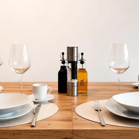 Komm - Terrasse- Parkplatz- Kueche- Boxspringbett Διαμέρισμα *