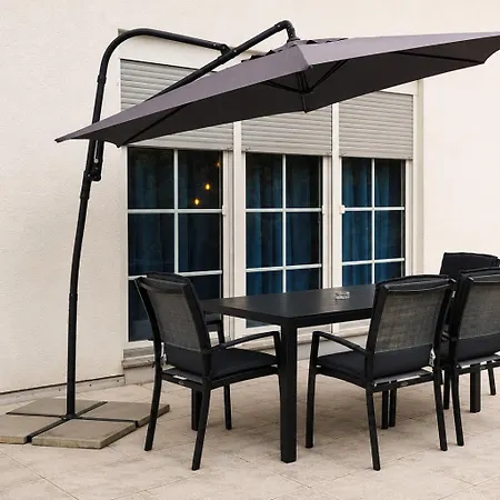 Komm - Terrasse- Parkplatz- Kueche- Boxspringbett *