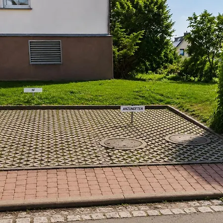 Komm - Terrasse- Parkplatz- Kueche- Boxspringbett Διαμέρισμα *