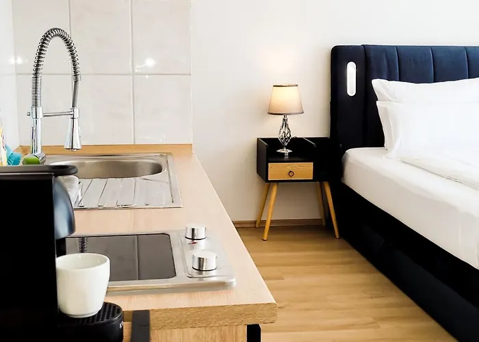 Komm - Terrasse- Parkplatz- Kueche- Boxspringbett 아파트 예나