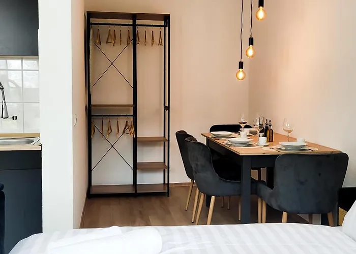 Komm - Terrasse- Parkplatz- Kueche- Boxspringbett 예나