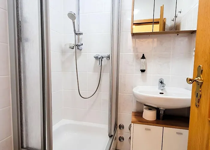 아파트 Komm - Terrasse- Parkplatz- Kueche- Boxspringbett *